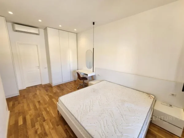 Tirane, jap me qera apartament 3+1 Kati 2, 132 m² 1.300 € (Touch of the Sun)