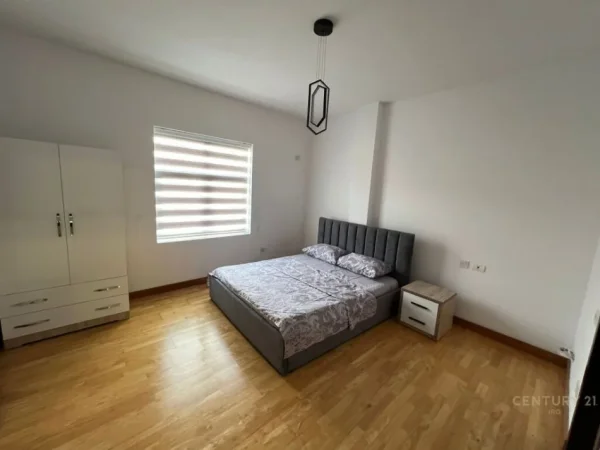 Tirane, jepet me qera apartament 2+1+Ballkon Kati 1, 120 m² 550 € (Rruga Mihal Grameno)