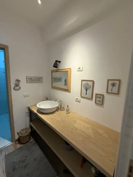 Tirane, jepet me qera apartament 1+1 , 100 m² 800 € (Kodra e Diellit)