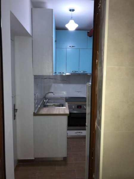 Tirane, shitet garsonier Kati 1, 20 m² 52.000 € (pranë Stacionit të Trenit)