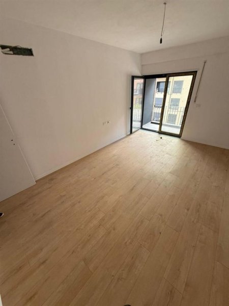 Tirane, shitet apartament 2+1 Kati 2, 82 m² 130.000 € (KODRA DIELLIT)