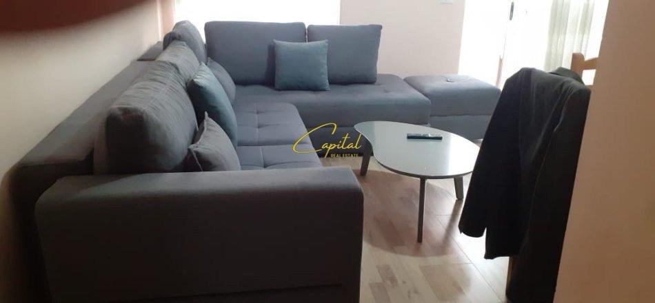 Tirane, jepet me qera apartament 2+1 Kati 3, 80 m² 600 € (KOMUNA E PARISIT)