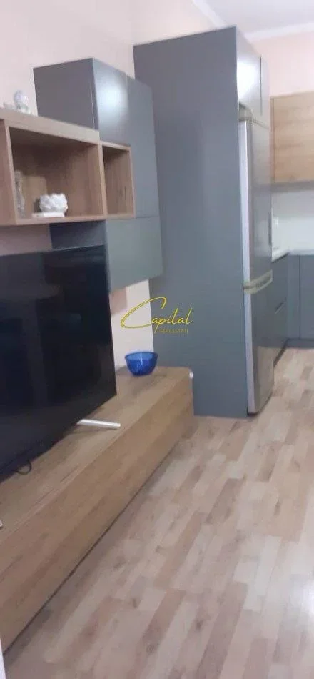 Tirane, jepet me qera apartament 2+1 Kati 3, 80 m² 600 € (KOMUNA E PARISIT)
