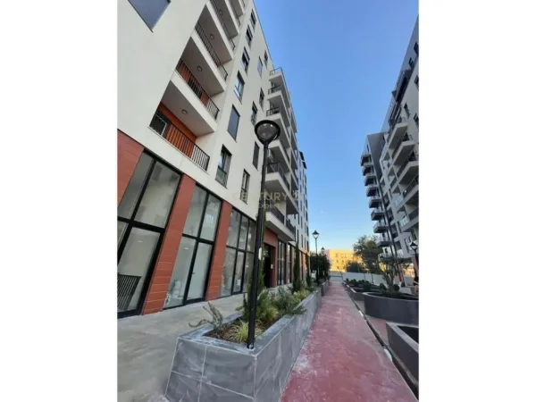 Tirane, jepet me qera apartament 2+1+Aneks+Ballkon Kati 9, 99 m² 850 € (Trio Tower)