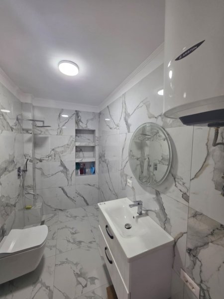 Tirane, shitet apartament 2+1+Ballkon Kati 4, 76 m² 149.000 € (Xhamllik/Shkolla 9-vjecare Kongresi i Lushnjes)