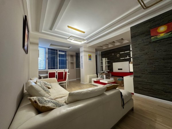 Tirane, jepet me qera apartament 1+1 Kati 1, 63 m² 550 € (Eleonora)