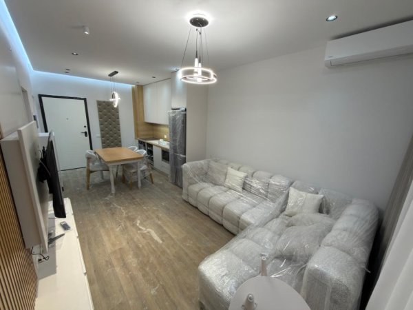 Tirane, jepet me qera apartament 1+1 Kati 6, 600 €