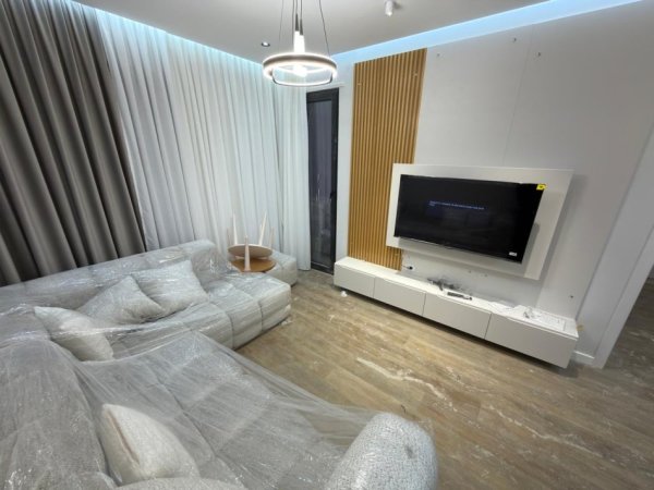 Tirane, jepet me qera apartament 1+1 Kati 6, 600 €