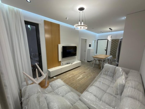 Tirane, jepet me qera apartament 1+1 Kati 6, 600 €