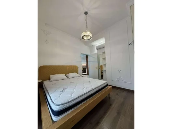 Tirane, jepet me qera apartament 2+1+Ballkon Kati 1, 82 m² 750 € (Kodra e Diellit)