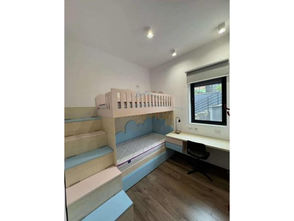 Tirane, jepet me qera apartament 2+1+Ballkon Kati 1, 82 m² 750 € (Kodra e Diellit)