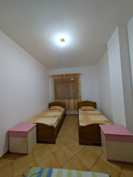 Tirane, jepet me qera apartament 2+1+Ballkon Kati 3, 90 m² 450 € (Fresk)