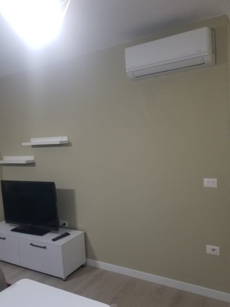 Te Ali Demi jap 1+1+parkim. (Apartament i mobiluar.)