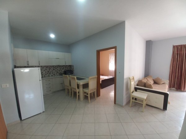 Vlore, jepet me qera apartament 1+1 Kati 6, 70 m² 200 € (Lungomare)