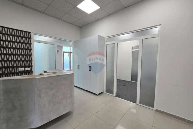 Tirane, jepet me qera zyre Kati 0, 210 m² 3.200 € (Rruga Siri Kodra)