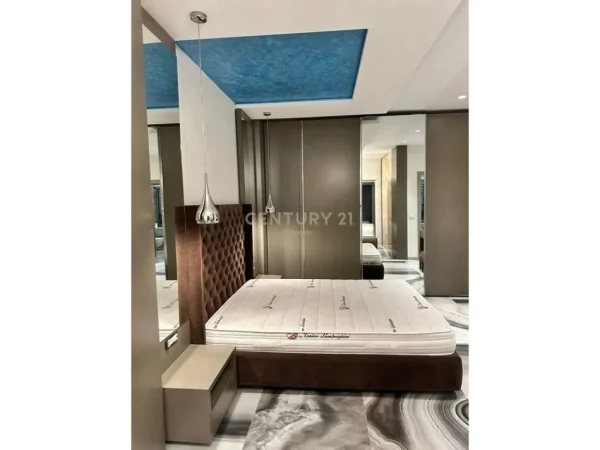 Tirane, jepet me qera apartament 1+1+Ballkon Kati 7, 85 m² 1.400 € (Ring Center)