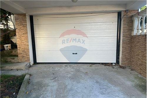 Tirane, jepet me qera Vile 1+1 Kati 3, 250 m² 420 € (Kodra e Priftit)