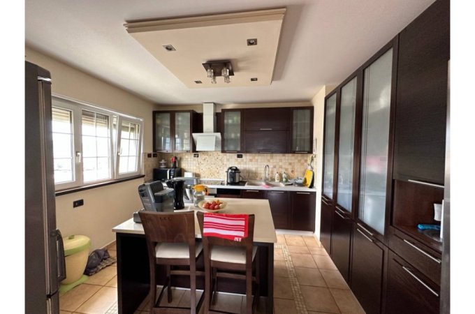 Tirane, shitet apartament+verande | Penthouse 4+1+Ballkon , 500 m² 650.000 € (Rruga Fortuzi)