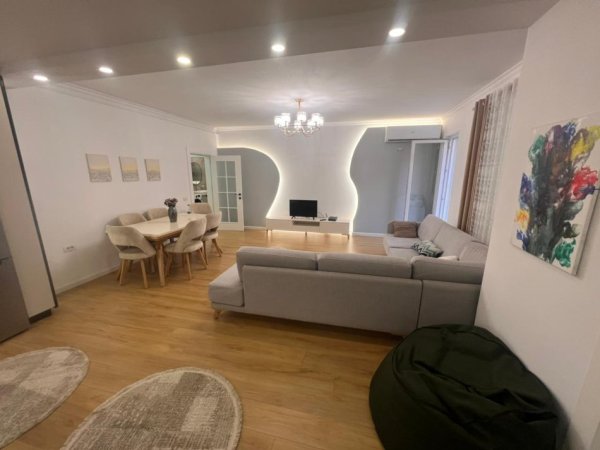 Tirane, shitet apartament 2+1 Kati 2, 92 m² 147.000 € (FRESKU)