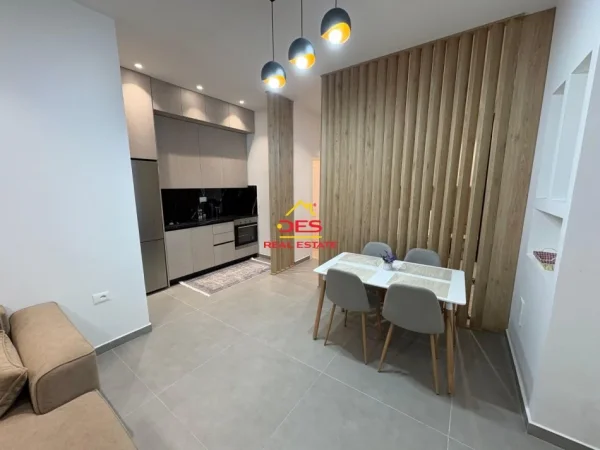 Vlore, shitet apartament Kati 0, 185 m² (Lungomare)