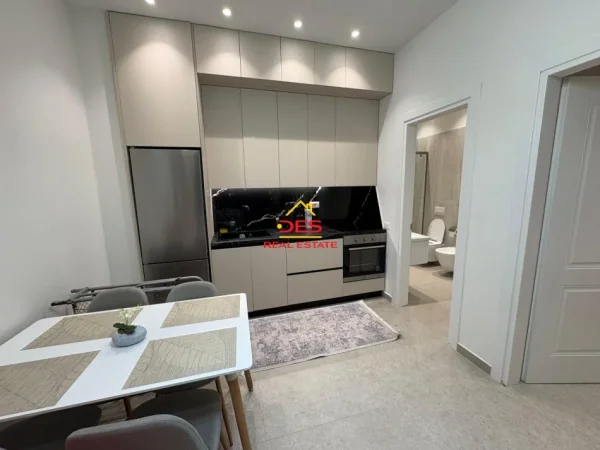 Vlore, shitet apartament Kati 0, 185 m² (Lungomare)