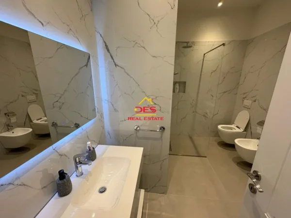 Vlore, shitet apartament Kati 0, 185 m² (Lungomare)