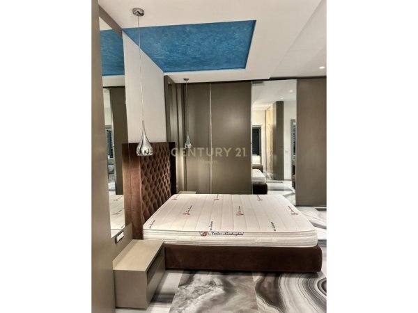 Tirane, jepet me qera apartament 1+1 Kati 7, 85 m² 1.400 € (Ring Centre)