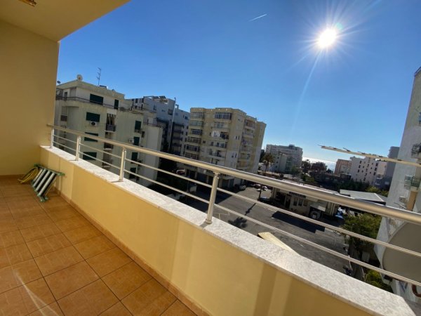 Durres, jepet me qera apartament 2+1+Ballkon Kati 4, 80 m² 350 € 