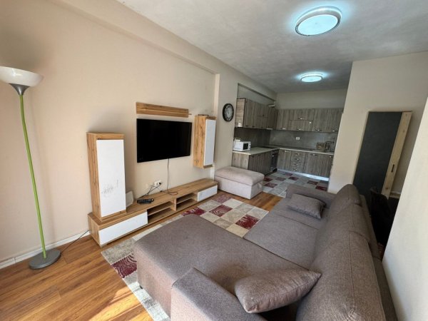 Tirane, jepet me qera apartament 2+1 Kati 3, 500 € 