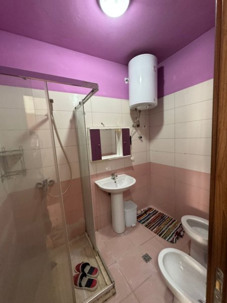 Tirane, jepet me qera apartament 2+1 Kati 3, 500 € 