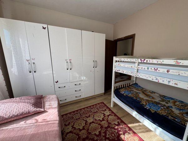 Tirane, jepet me qera apartament 2+1 Kati 3, 500 € 