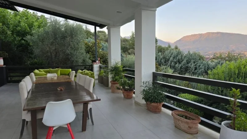 Tirane, jepet me qera Vile 3 Katshe , 2.250 m² 8.500 € (TEG)