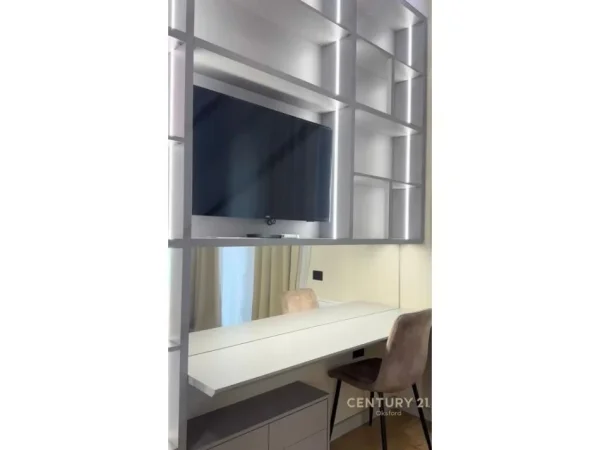 Tirane, jepet me qera apartament 1+1 Kati 8, 76 m² 970 € (Rruga e Kavajes)