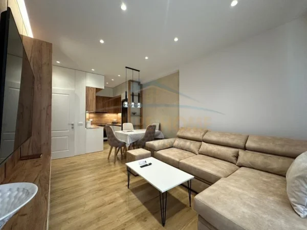 Tirane, shitet apartament 1+1 Kati 4, 61 m² 110.000 € (Kamzë – pranë Gjimnazit Ibrahim Rugova)