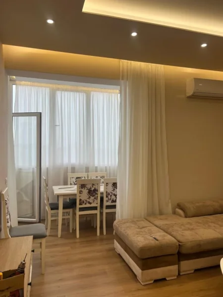 Tirane, jepet me qera apartament 1+1+Ballkon Kati 6, 70 m² 600 € (Perballe Delijorgjit)
