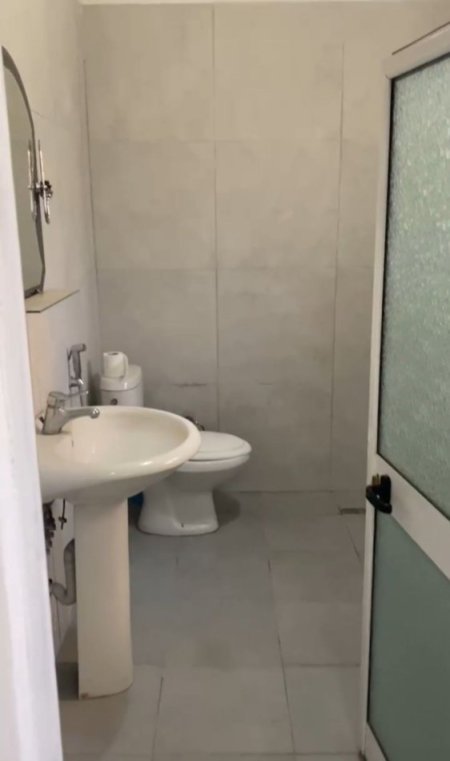 Shqiperi, jepet me qera apartament 2+1 Kati 1, 100 m² 450 € 