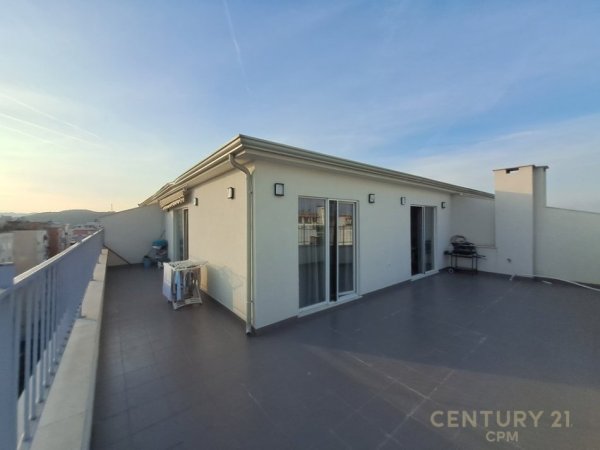 Tirane, shitet apartament 2+1 Kati 10, 74 m² 145.000 € (Yzberisht)