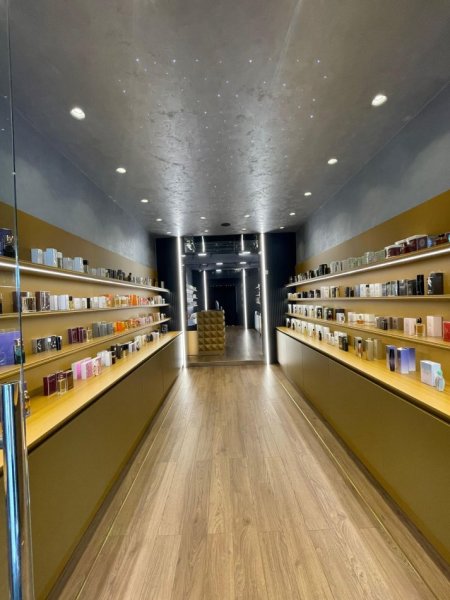 Tirane, jepet me qera dyqan Kati 0, 75 m² 1.800 € (STADIUMI DINAMO)