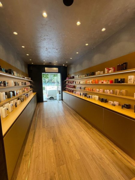 Tirane, jepet me qera dyqan Kati 0, 75 m² 1.800 € (STADIUMI DINAMO)