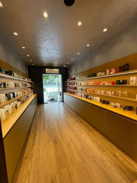 Tirane, jepet me qera dyqan Kati 0, 75 m² 1.800 € (STADIUMI DINAMO)