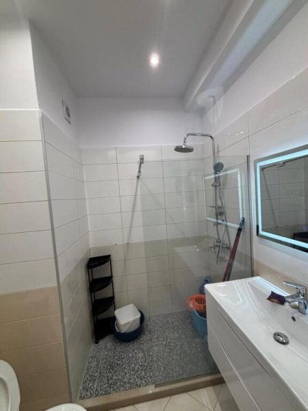 Tirane, jepet me qera apartament 1+1+Aneks+Ballkon Kati 6, 70 m² 600 € (Rruga Kavajes)