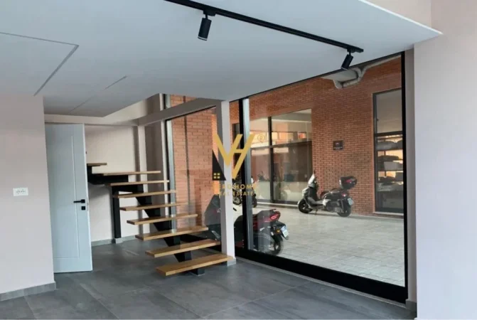 Tirane, jepet me qera zyre Kati 0, 100 m² 1.200 € (BIRRA TIRANA)