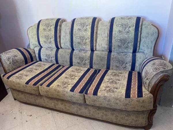 Tirane, shes Komplet kolltuqesh dru (3+2+1+1) 29.000 lek