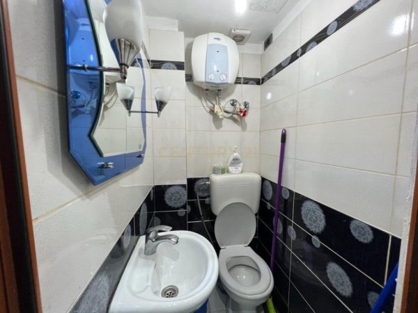 Tirane, shitet ambjent biznesi Kati 0, 21 m² 76.000 € (Kristal Center)