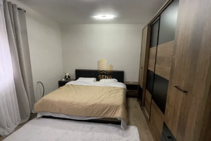 Tirane, jepet me qera apartament 2+1 Kati 3, 100 m² 900 € (Rruga Muhamed Gjollesha)