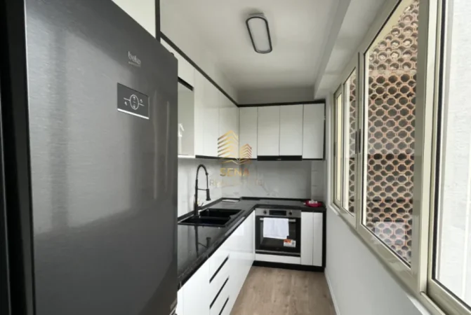 Tirane, jepet me qera apartament 2+1 Kati 3, 100 m² 900 € (Rruga Muhamed Gjollesha)
