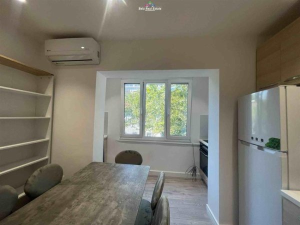 Tirane, jepet me qera apartament 1+1+Ballkon Kati 4, 50 m² 550 € (asim vokshi)