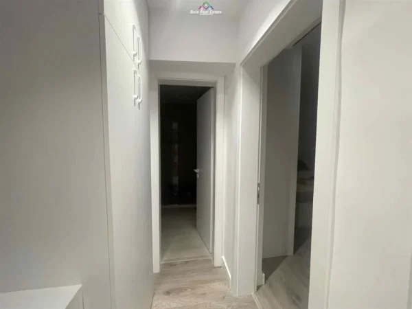 Tirane, jepet me qera apartament 1+1+Ballkon Kati 4, 50 m² 550 € (asim vokshi)