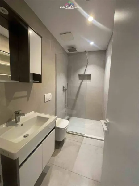 Tirane, jepet me qera apartament 1+1+Ballkon Kati 4, 50 m² 550 € (asim vokshi)