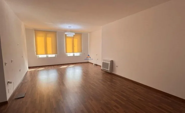 Tirane, jepet me qera zyre Kati 4, 56 m² 780 € (RRUGA THEMISTOKLI GERMENJI, QENDER)